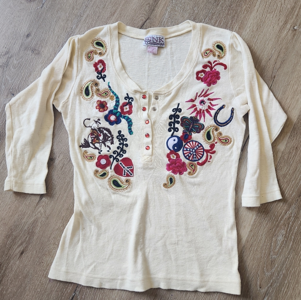 Pink Cattlelac Floral Embroidered Women’s Size Small Snap